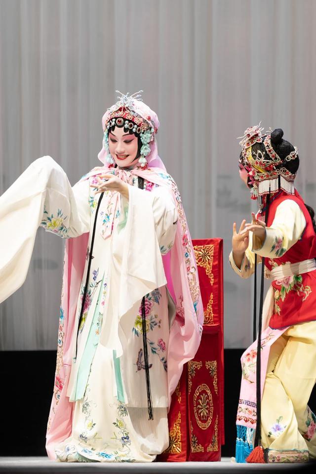 三天三场大戏，张冉在昆曲舞台连演杜丽娘、陈妙常、李桂枝