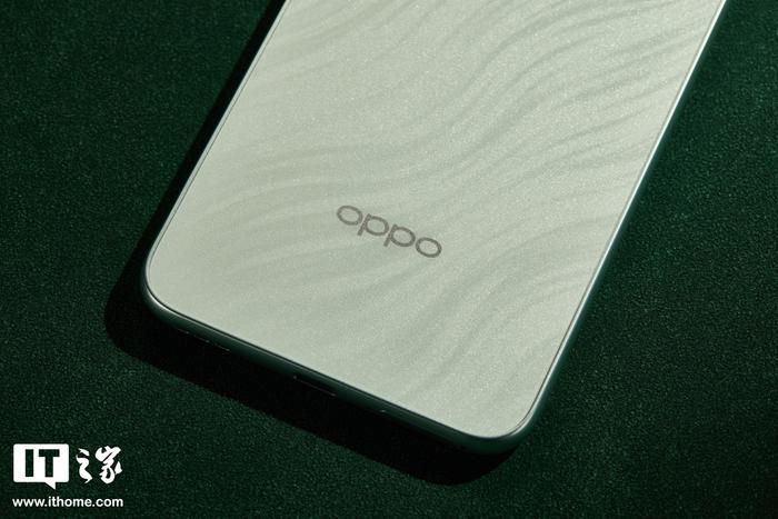 【IT之家开箱】OPPO A3「山涧绿」图赏：超耐磨晶钻工艺，号称“耐用战神”