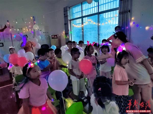 临澧县第二中学中心幼儿园开展毕业典礼活动