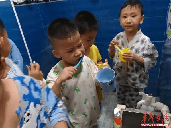 临澧县第二中学中心幼儿园开展毕业典礼活动