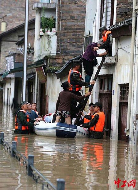 贵州镇远县：闻“汛”而动 抗洪救灾中展现工会担当