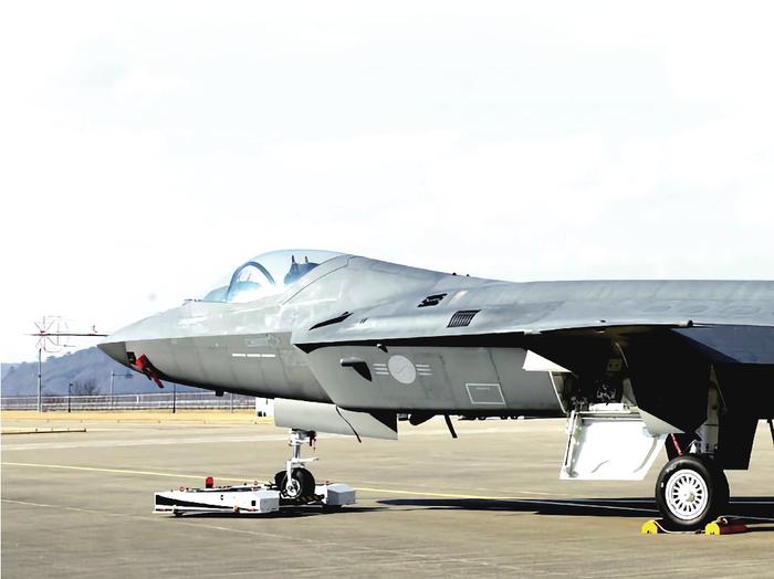 韩国国防部签订首批20架KF-21战斗机及约40台F414发动机生产合同