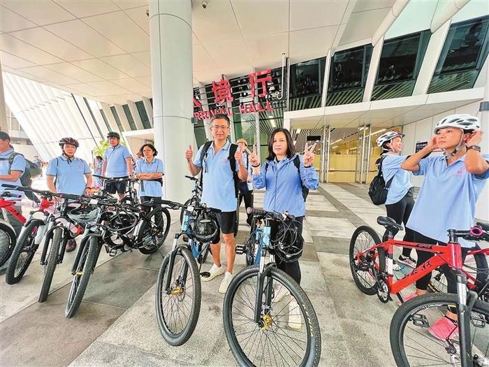 陈月明：河水潺潺诉说血浓于水深港情