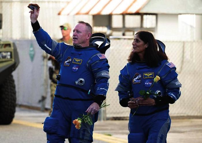 美国两宇航员滞留太空半个月