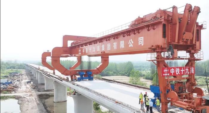 沪渝蓉（北沿江）高铁建设再传捷报 沪宁段首个特大桥在扬架设完成