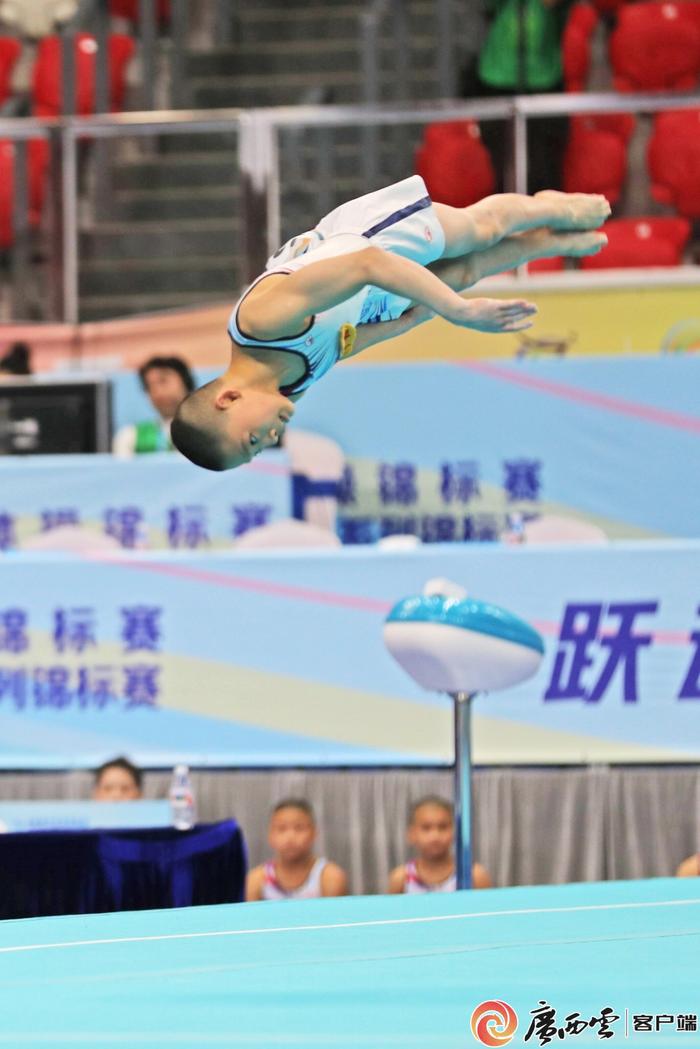 广西队摘得2024年全国青年体操锦标赛男子乙组团体金牌