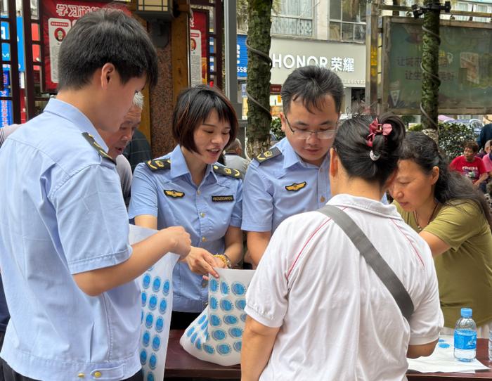 广西兴安县市场监管局开展“手机变砝码，计量惠民生”活动