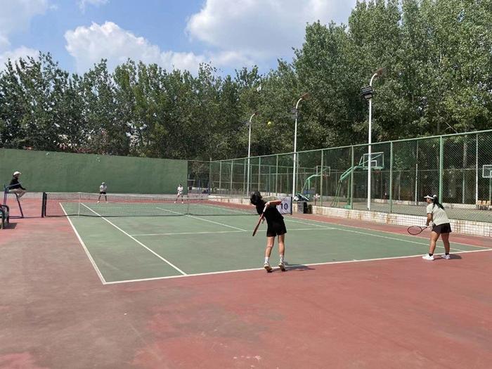 郑州市第七十六中学学子在河南省网球赛中荣获佳绩