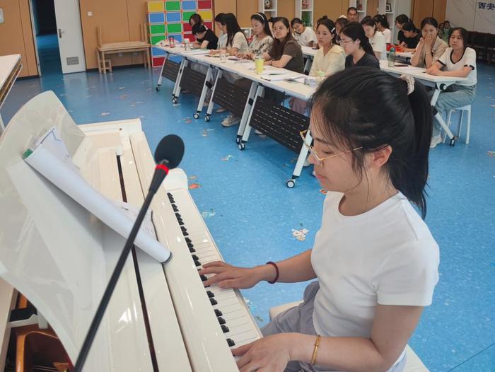 音乐在流淌 成长在路上 西安市灞桥区第六幼儿园教师舞蹈技能展示活动