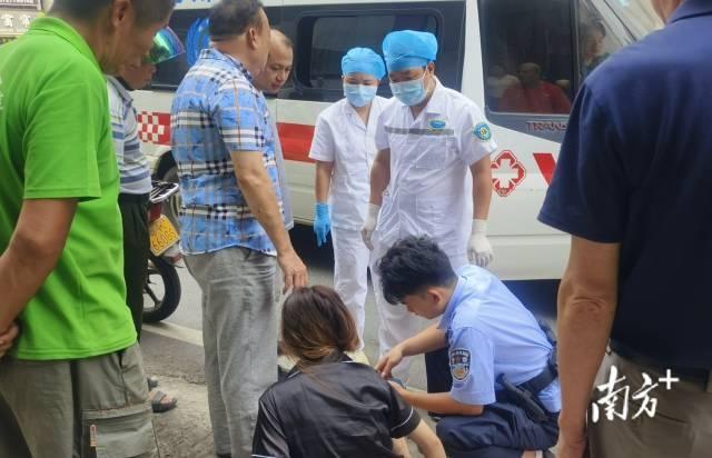 女子心脏骤停倒地，广东化州街头上演生死接力