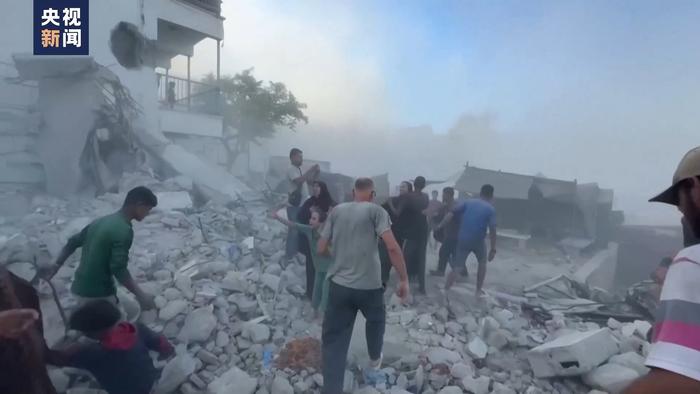 视频丨加沙地带一联合国学校遭空袭