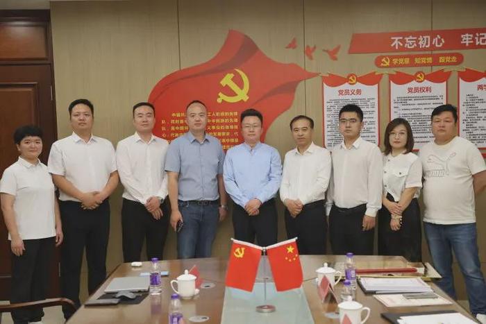 北京合美明瑞国际贸易在河南签署了机械设备出口合作协议