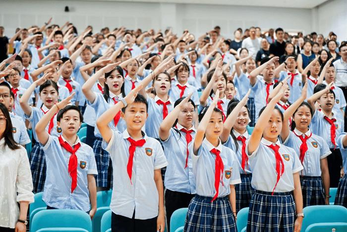 骊歌载道筑梦远行 学大教育慈溪文谷外国语小学欢送首届毕业生