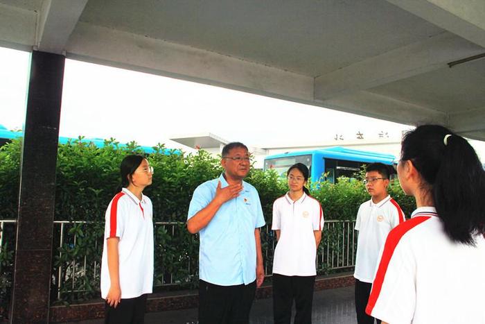 宁国市第一初级中学开展“劳模工匠进校园”活动