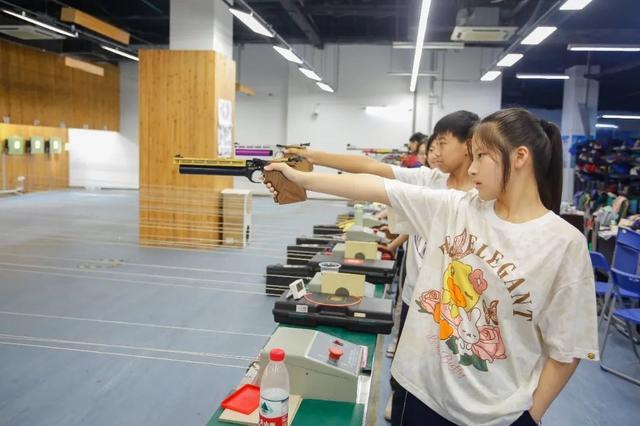 备战上海市学生运动会，金山小运动员们蓄势待发！