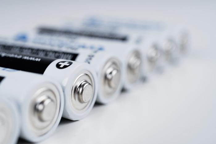 锂电产业链周记 | 全球最大钠离子电池储能电站投运 LG新能源拿下首笔磷酸铁锂电池大单
