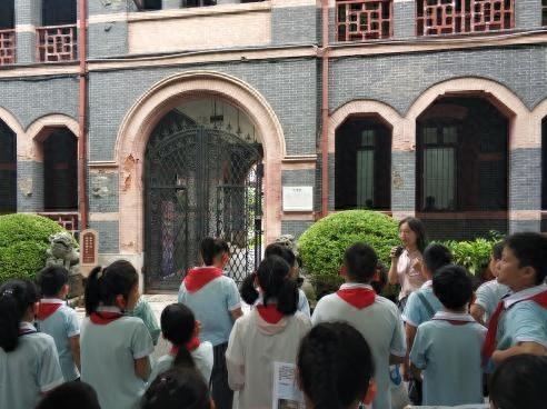 松江百名小学生“打卡”百年学府，沉浸式感受法治熏陶