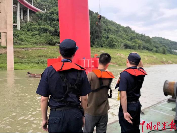 忠县长江大桥将穿上“防撞衣” 海事部门积极做好监管与服务工作