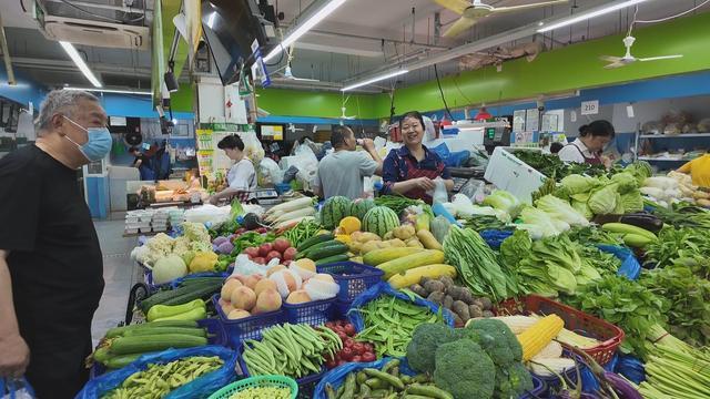 小暑宜食补，菜市场里黄鳝热销