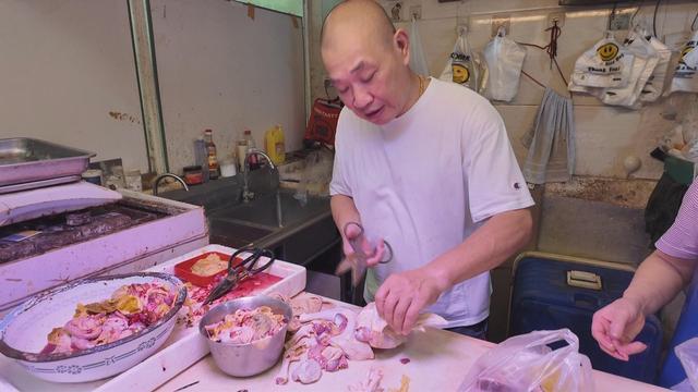 小暑宜食补，菜市场里黄鳝热销