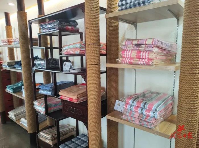 土织布产品展示。