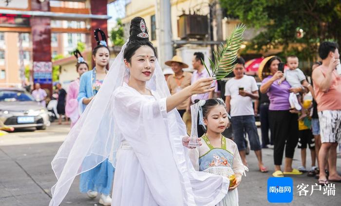 组图+视频丨牛魔王娶亲巡游在文昌锦山精彩上演