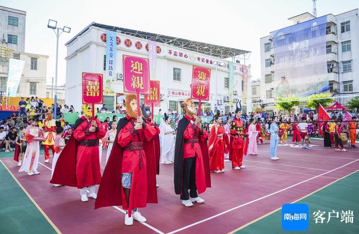 组图+视频丨牛魔王娶亲巡游在文昌锦山精彩上演