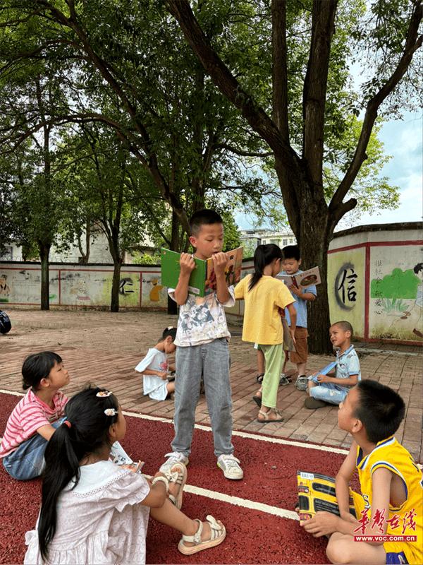 桂阳县舂陵江镇中心学校：绘本浸润童心 阅读点亮梦想