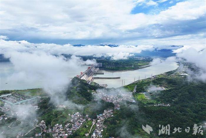 三峡大坝发挥调蓄功能 缓解下游防洪压力