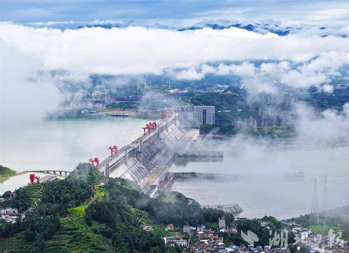 三峡大坝发挥调蓄功能 缓解下游防洪压力