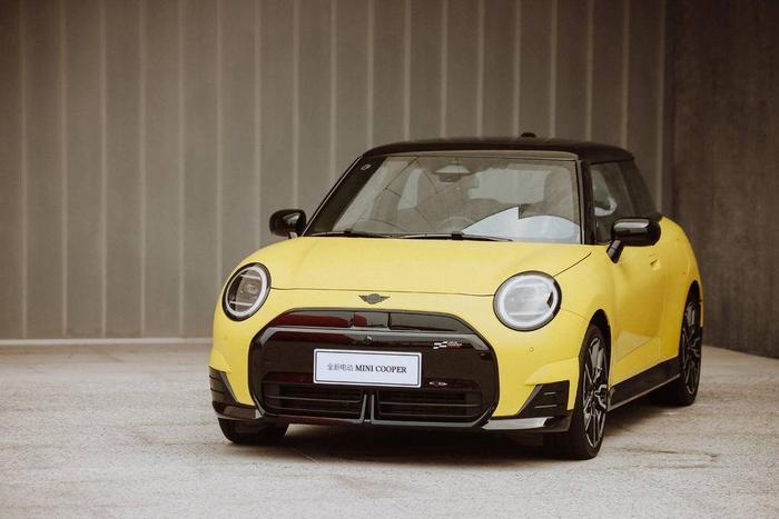 最有趣的电动车来了    全新MINI Cooper起售价18.98万元