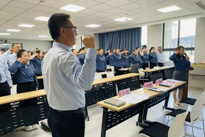 西航二中教育集团未央区第一学校召开7月教职工大会