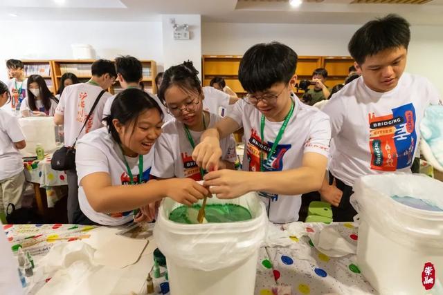 近90名香港师生来到崇明，做了什么？