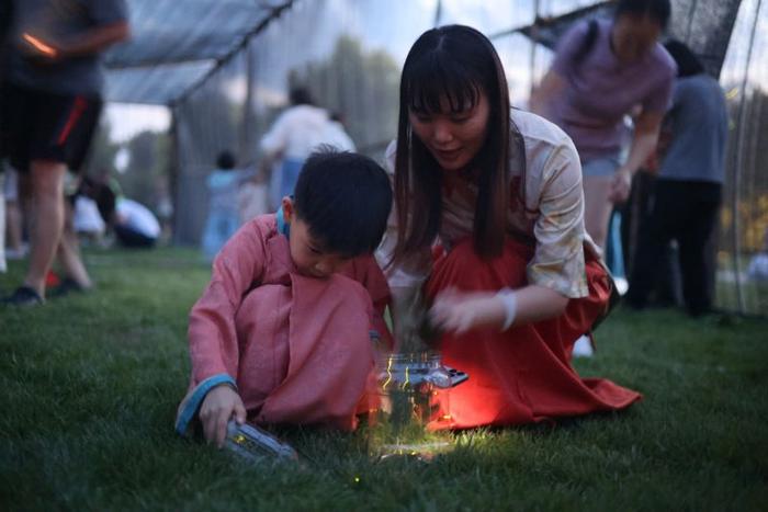 北京世园国际旅游度假区推出“萤火之光”仲夏之夜活动
