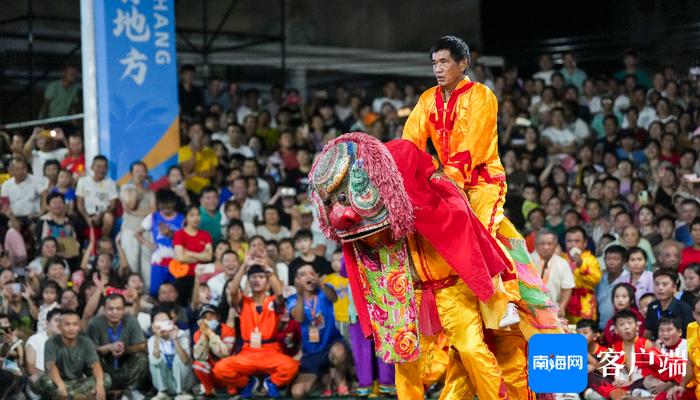 原创组图丨太燃了！狮虎争霸海南“村VA”赛场 现场气氛热烈