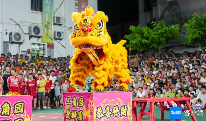 点燃锦山之夜！牛魔王娶亲、狮虎争霸……海南“村VA”现场锣鼓喧天