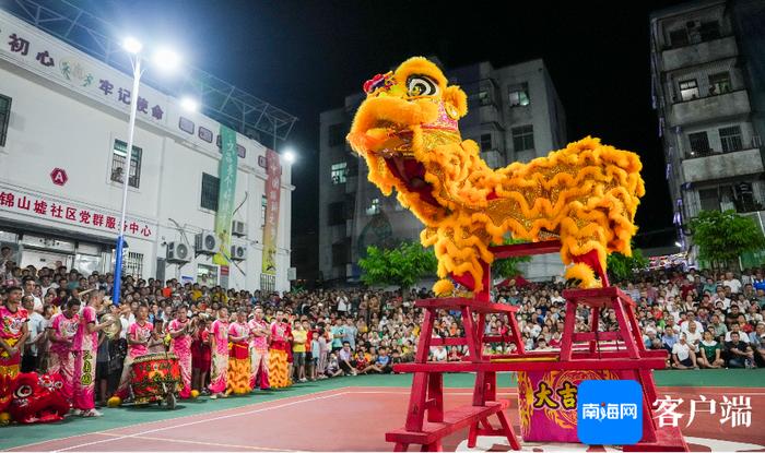 原创组图丨太燃了！狮虎争霸海南“村VA”赛场 现场气氛热烈