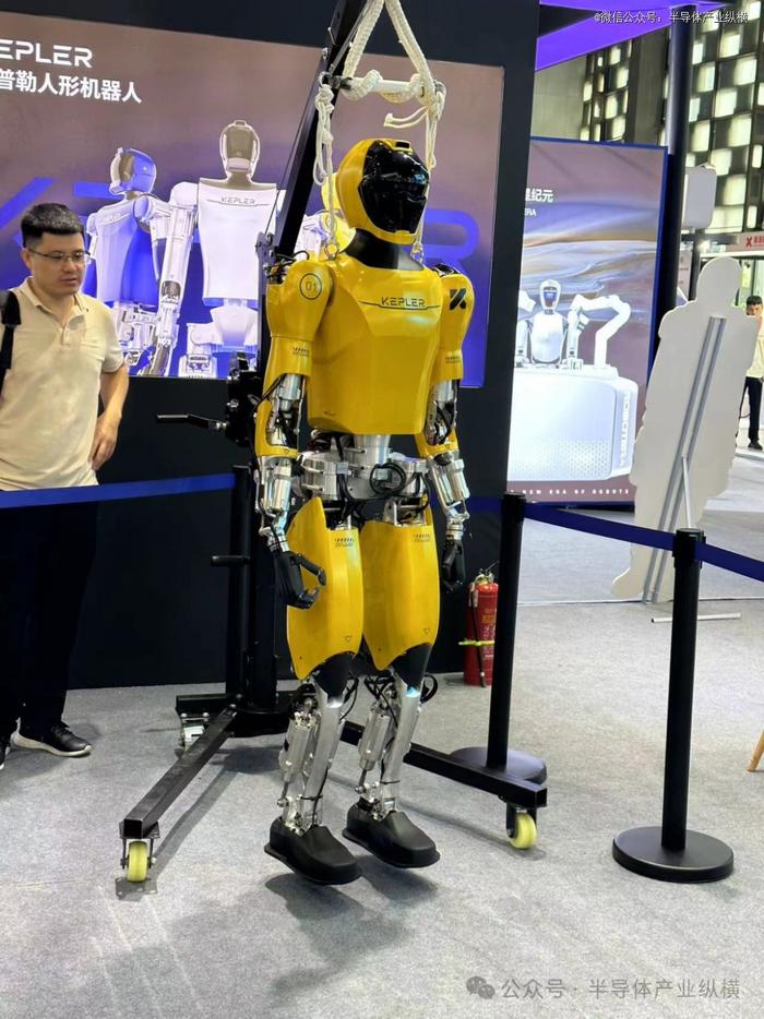 人形机器人，在上海爆发