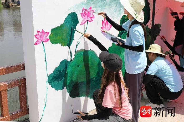 南京晓庄学院“志在美愿”服务实践团：用画笔点亮乡村