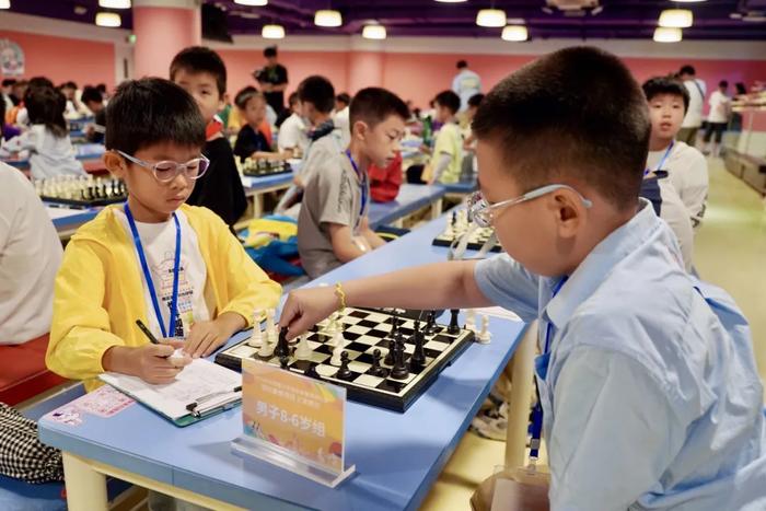 争夺全国大赛名额！全市青少年国际象棋高手齐聚青浦