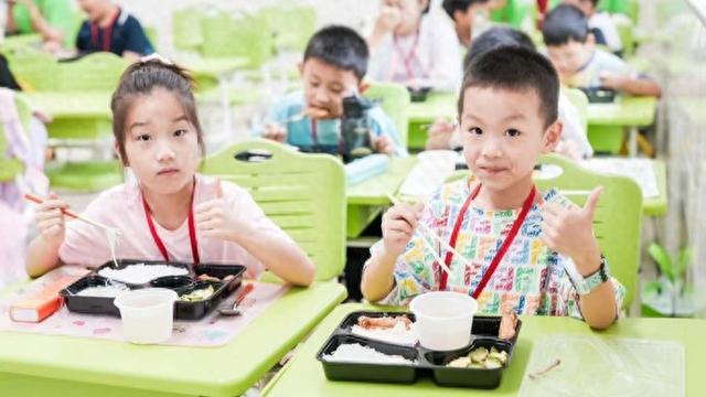 缓解暑期“看护难”，近8700人小学生经“一网通办”报名浦东爱心暑托班