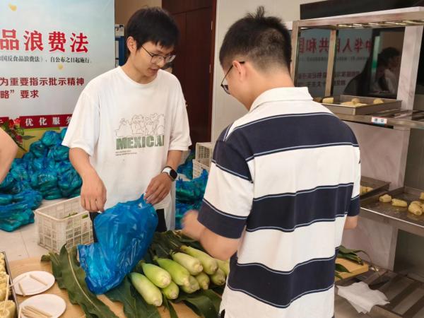 【大国基理】红心向党守初心，扎根基层促振兴 上海市崇明区到村任职选调生开展“庆七一”系列活动