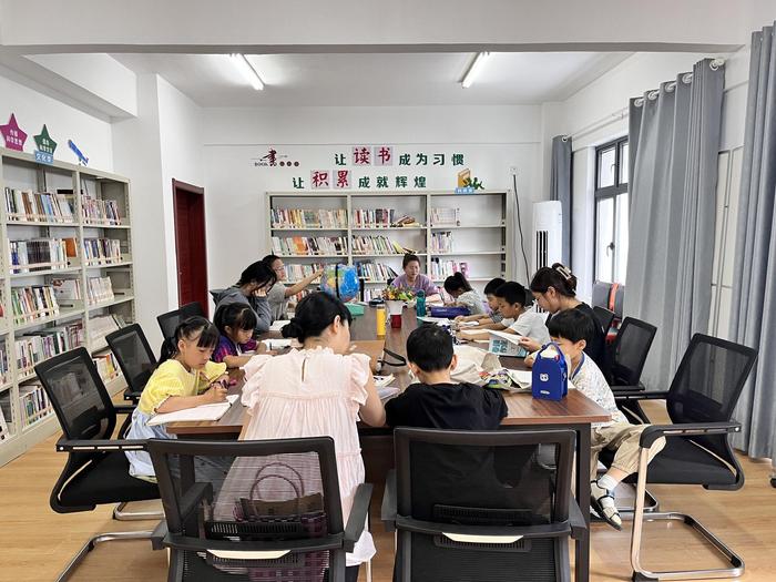 祁门县七里桥社区开办“暑期班”
