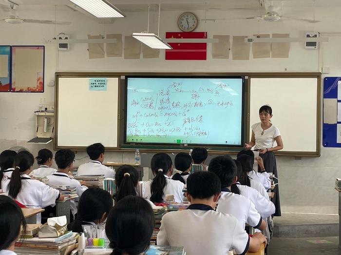 海南昌江：老师“结对子”，为教育注入新活力