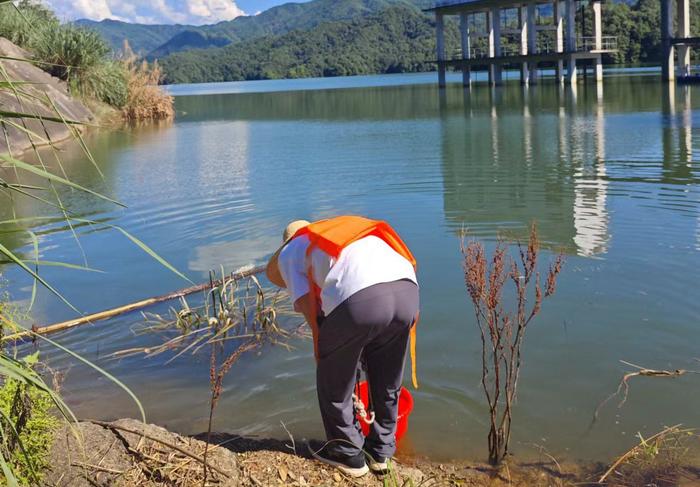 江西生态环境监测中心全力做好汛期水质监测工作