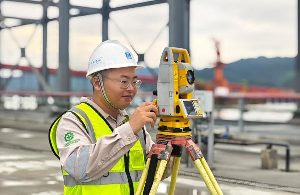 郭发壮：履责担当 恪尽职守，做筑港海外一线工程的“护航者”