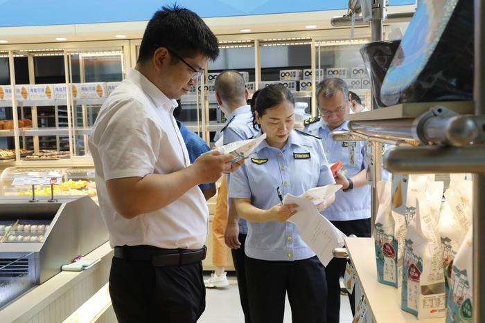 湖北省襄阳市市场监管局聚焦“三大行动” 推进食品安全专项整治工作走深走实