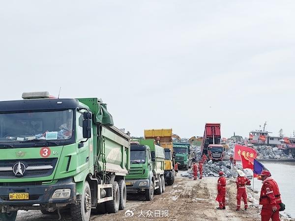 洞庭湖大堤决口封堵成功，英雄来自哪里？主力军曾救援唐山地震