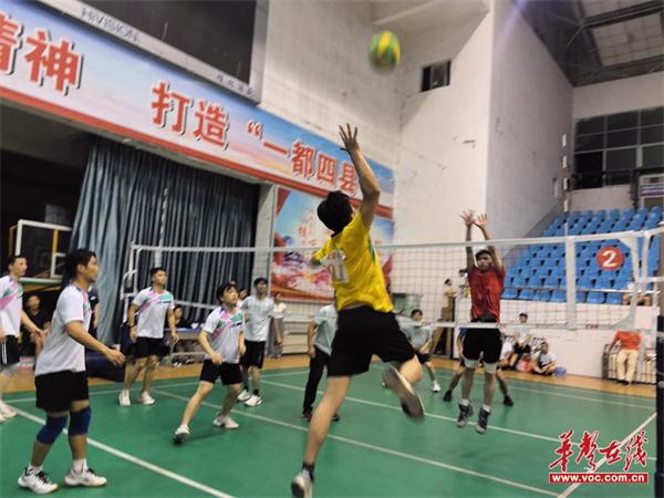 嘉禾县广发镇中心学校气排球比赛勇夺三连冠