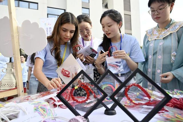 好玩，好看！18支外国学生队齐聚2024上海国际友好城市青少年夏令营